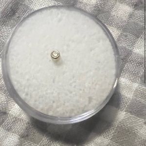 BVLA 2.0 yellow gold diamond stud end